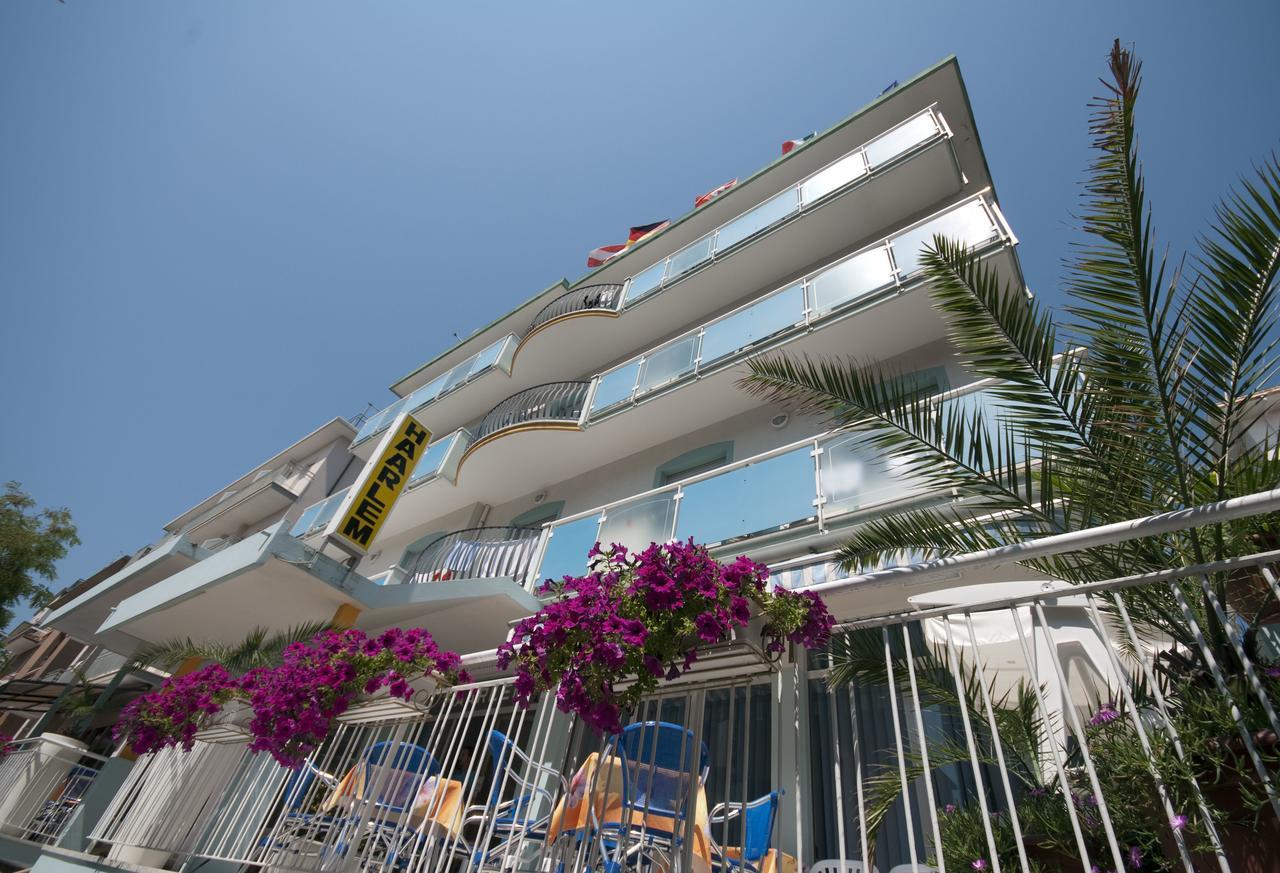 Hotel Haarlem Rimini Esterno foto