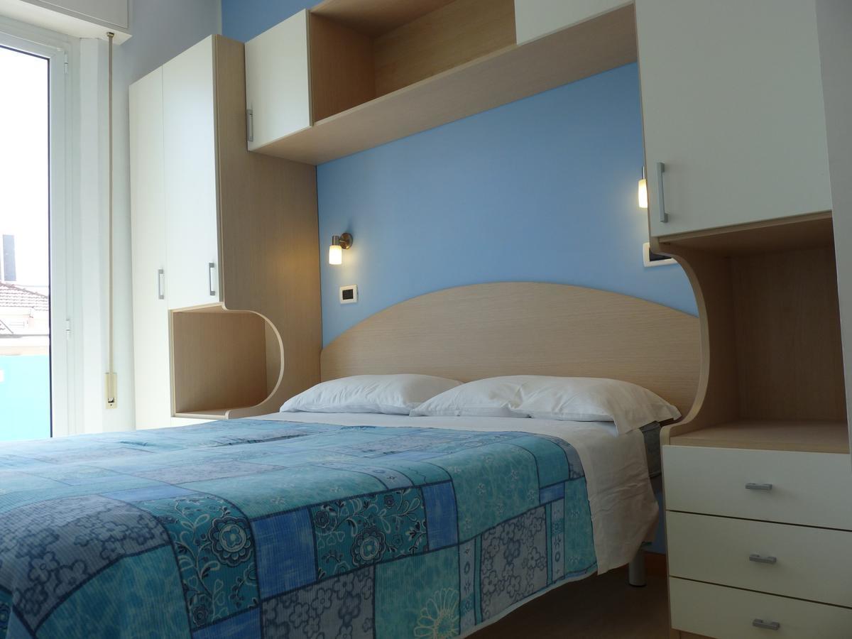 Hotel Haarlem Rimini Esterno foto