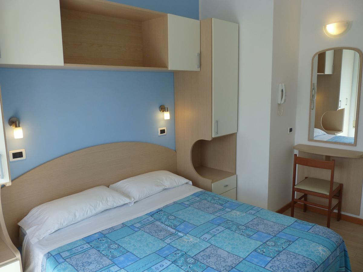 Hotel Haarlem Rimini Esterno foto